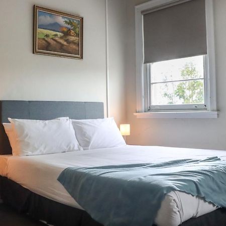 Tates Hotel Windsor Esterno foto