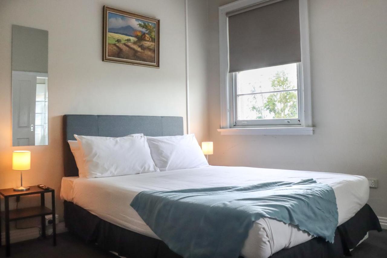 Tates Hotel Windsor Esterno foto