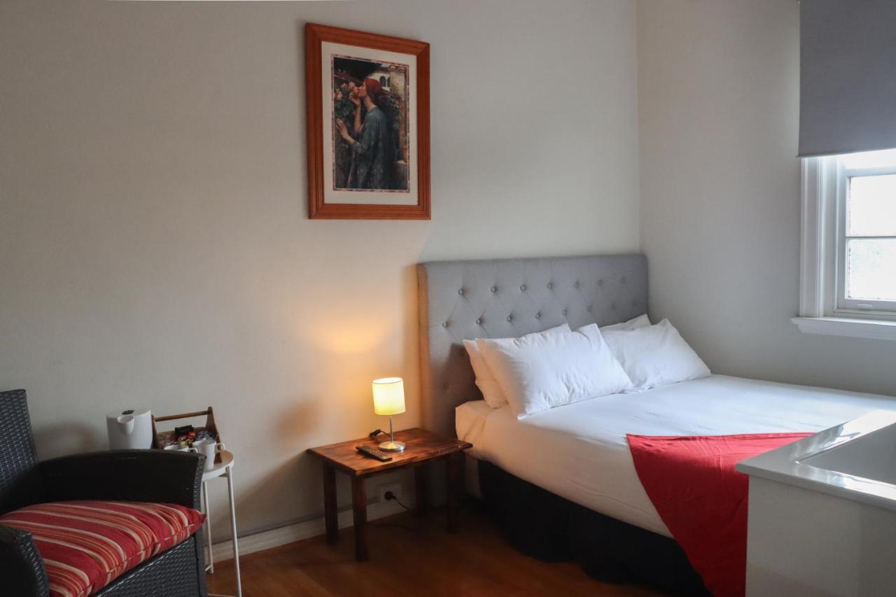 Tates Hotel Windsor Esterno foto