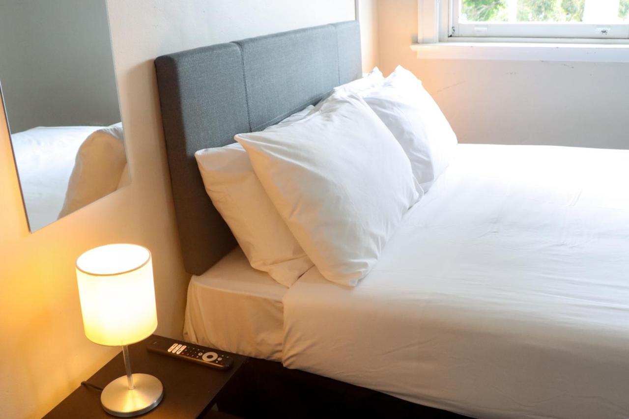 Tates Hotel Windsor Esterno foto