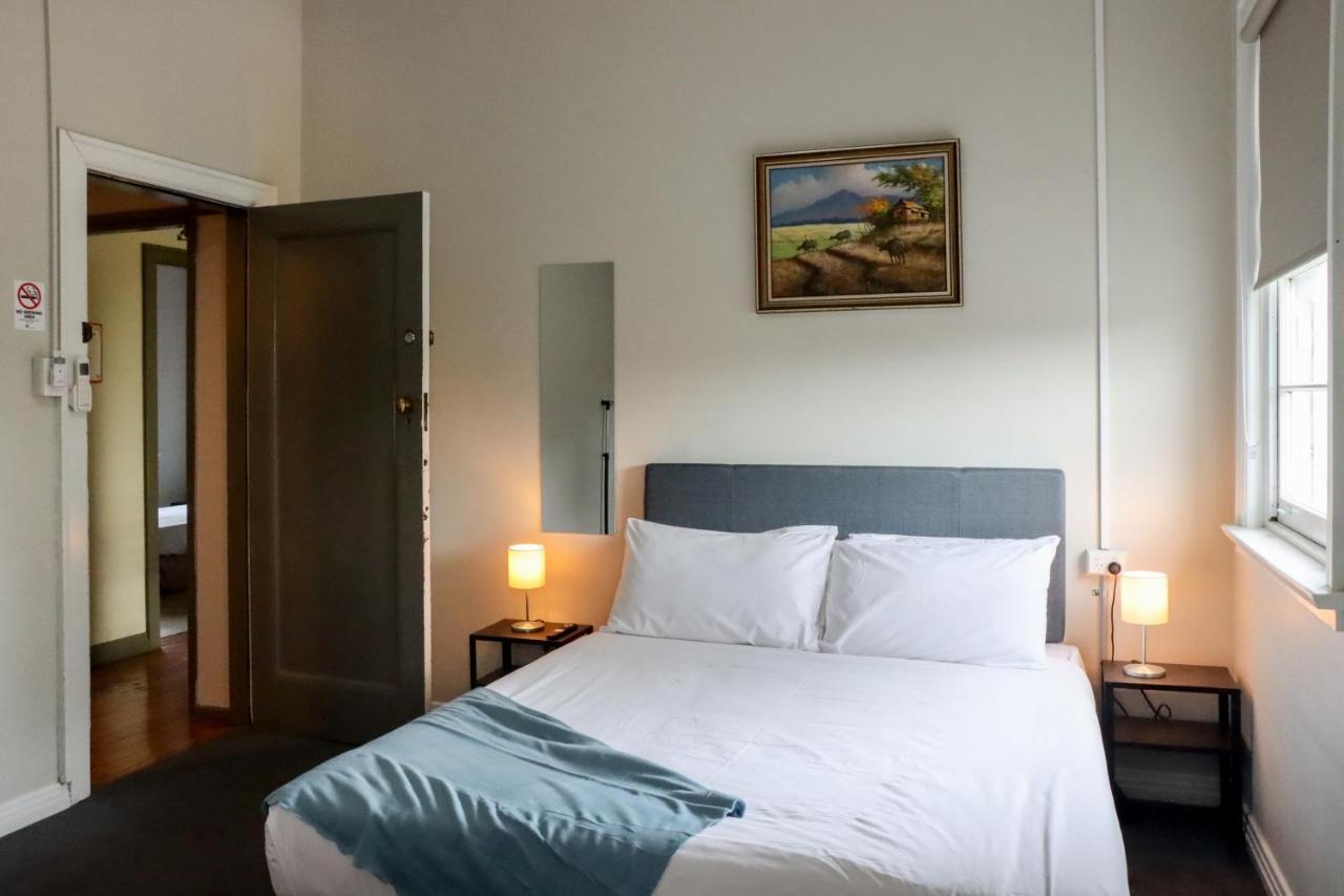 Tates Hotel Windsor Esterno foto