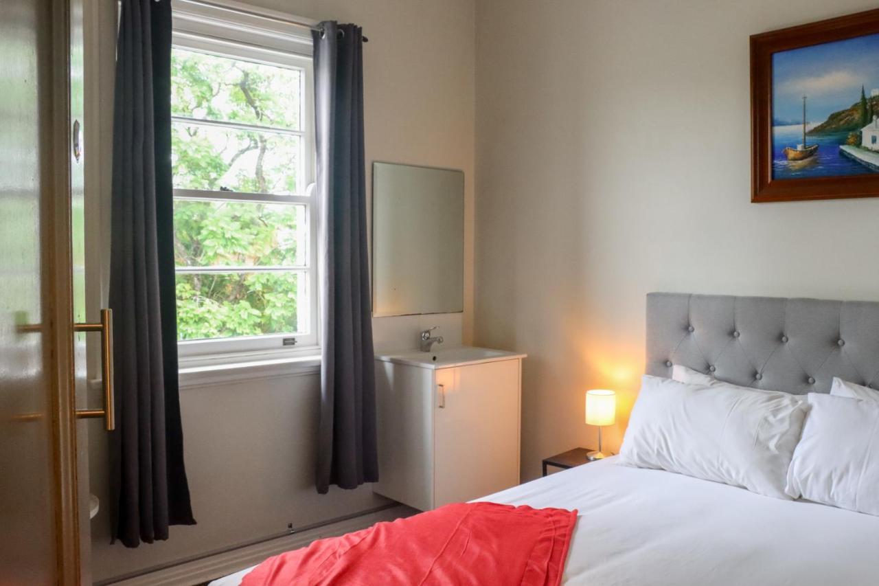 Tates Hotel Windsor Esterno foto