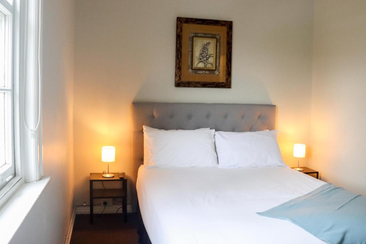 Tates Hotel Windsor Esterno foto