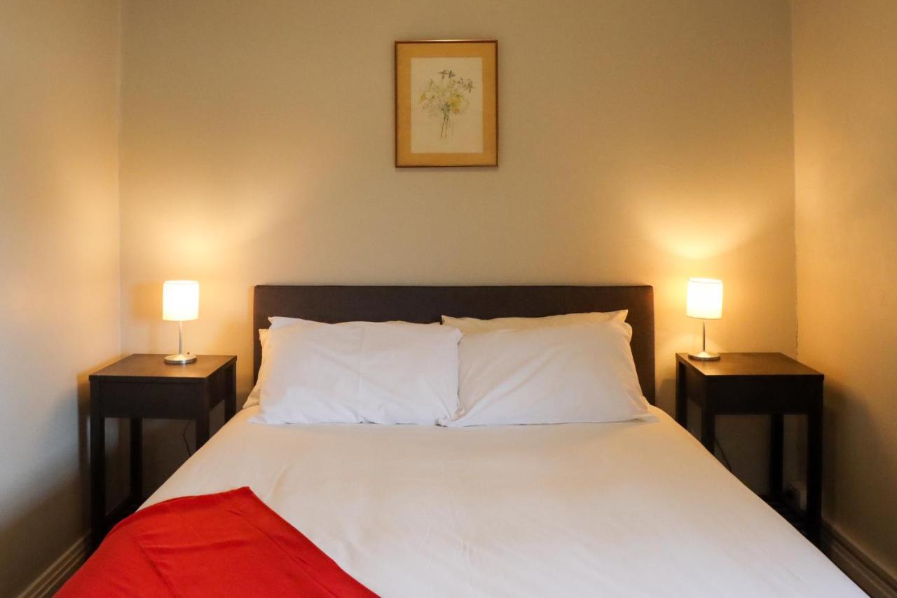 Tates Hotel Windsor Esterno foto