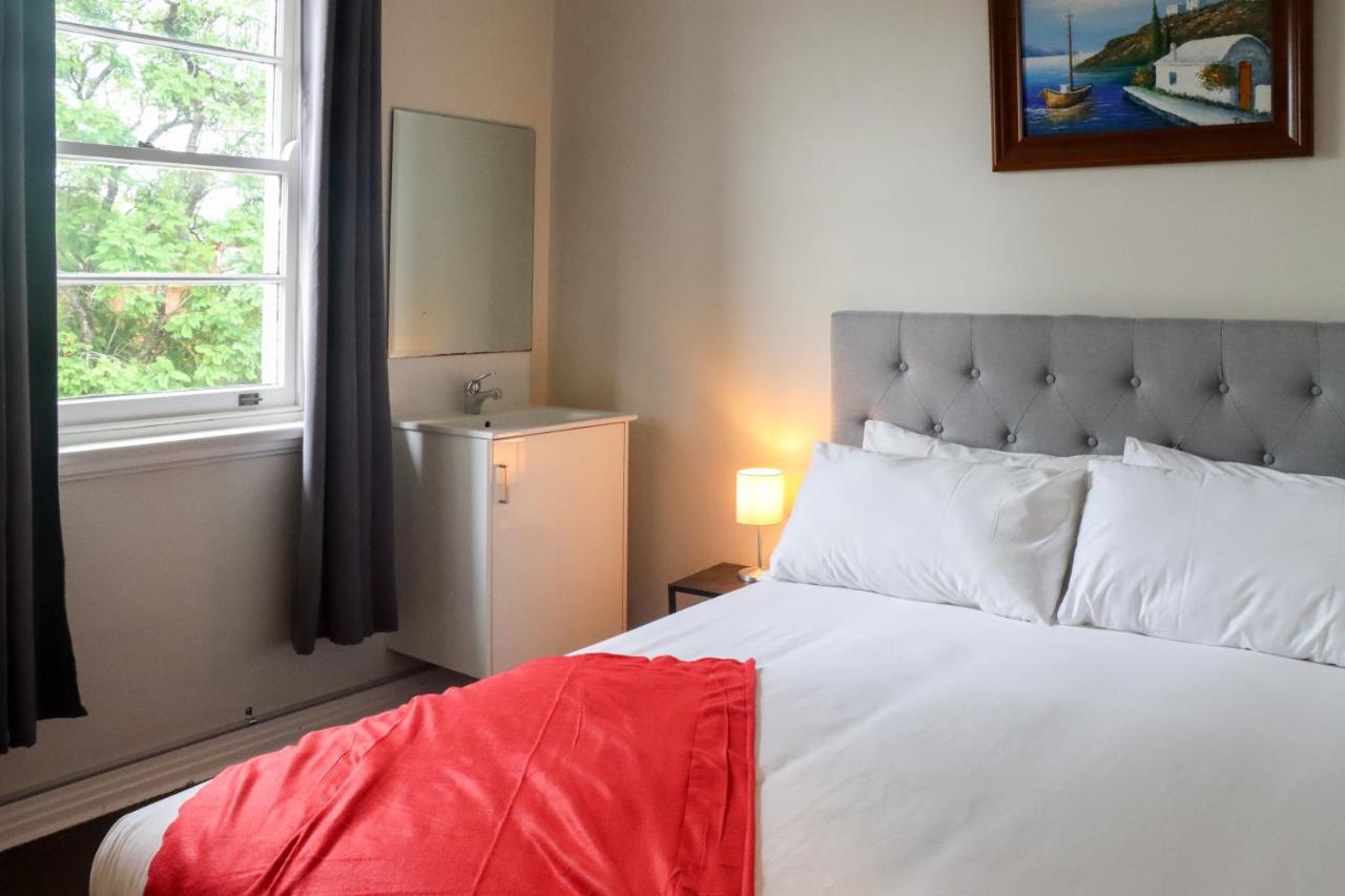 Tates Hotel Windsor Esterno foto